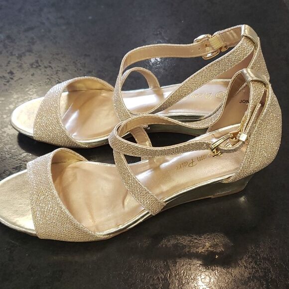 Dream pairs shoes  - Picture 4 of 5